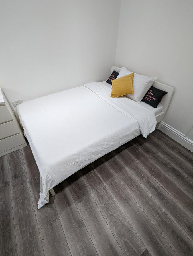 Mile End- Prime Location Hotel Лондон Екстериор снимка