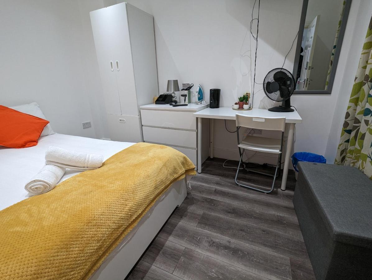 Mile End- Prime Location Hotel Лондон Екстериор снимка