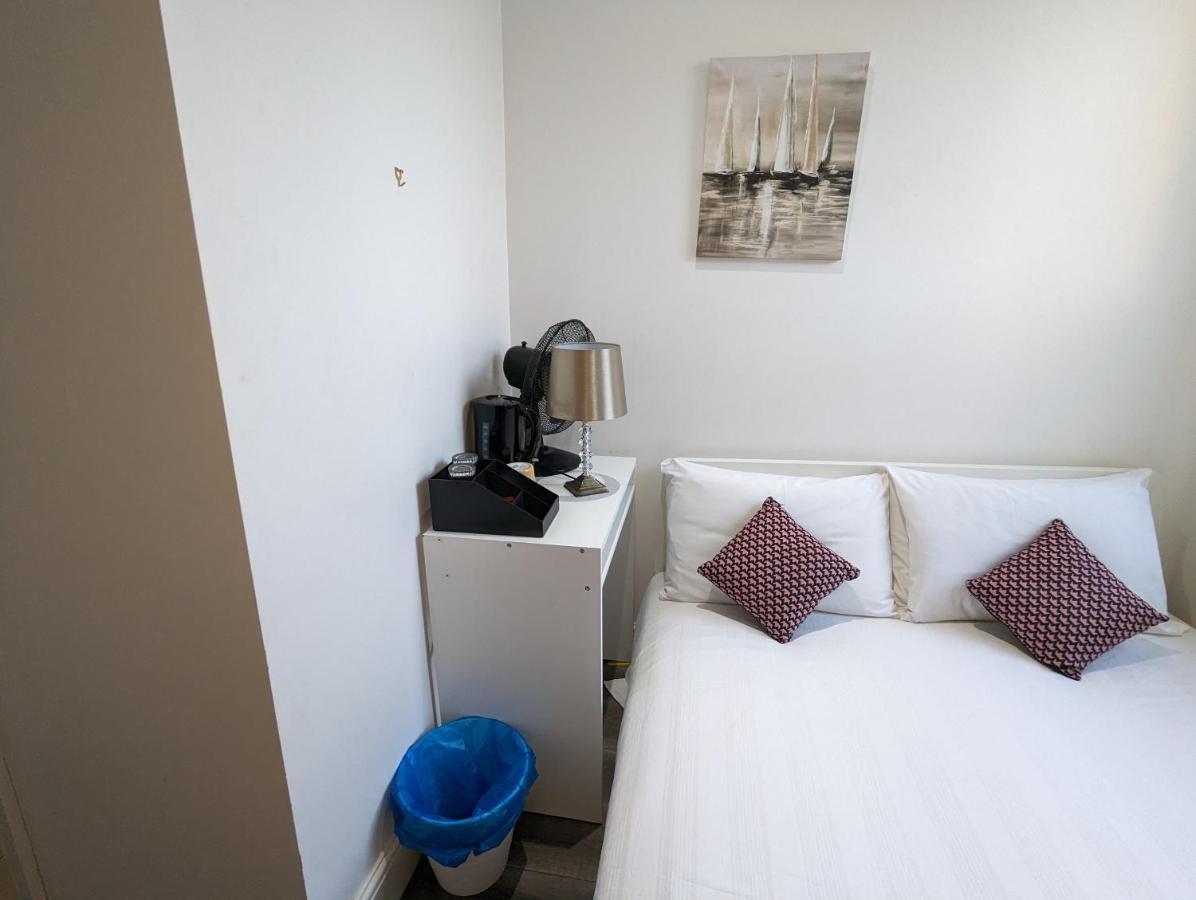 Mile End- Prime Location Hotel Лондон Екстериор снимка